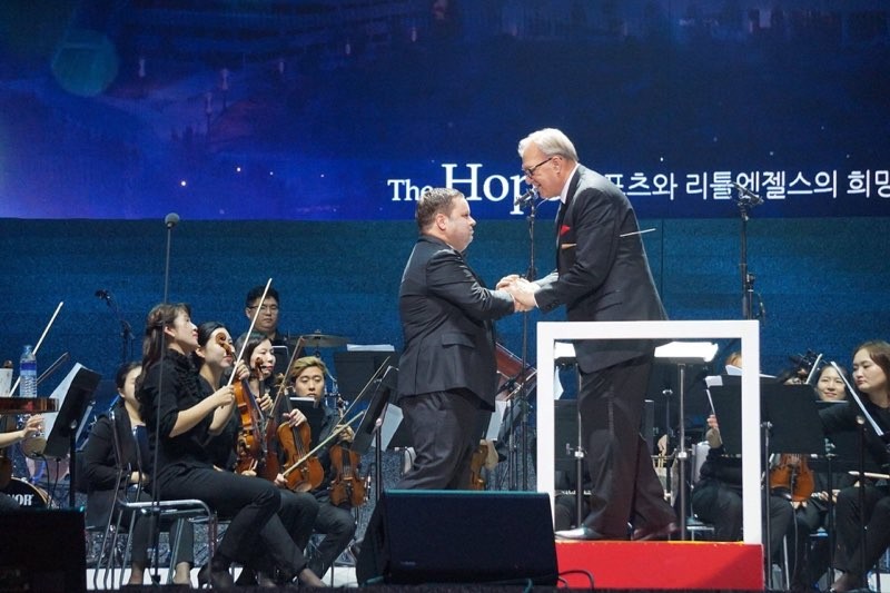 Paul Potts and David Eaton in concert with the Western Symphony Orchestra in South Korea, August 27, 2018
