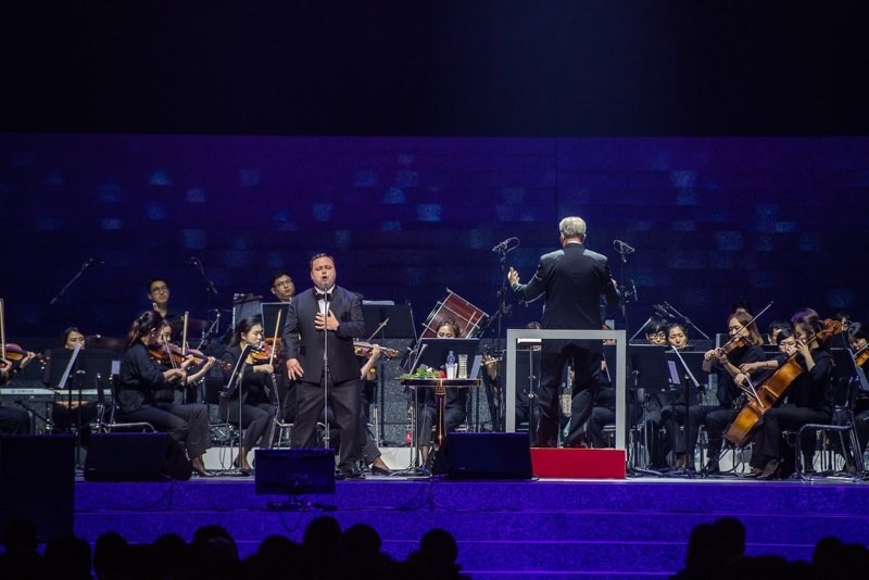 Paul Potts and David Eaton in concert with the Western Symphony Orchestra in South Korea, August 27, 2018