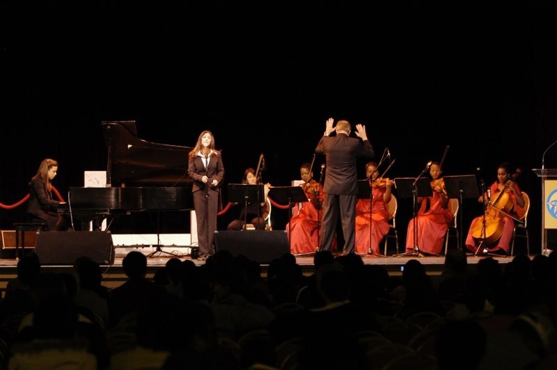 David Eaton conducts Laleh with the Chamber Ensemble and pianist-composer Jena Eisenberg at the Manhattan Center in NYC. (2005) in New York