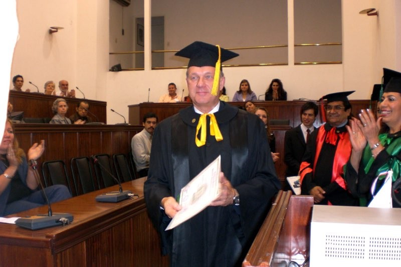 David Eaton receives Honorary Doctorate in Paraguay (Nov. 2007)