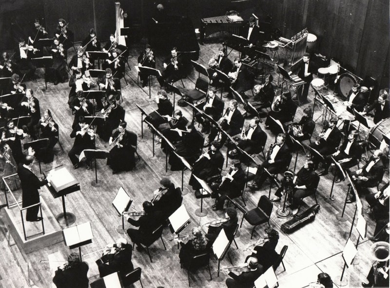 David Eaton conducts the NYC Symphony in music of Tan Dun at Lincoln Center’s Avery Fisher Hall.