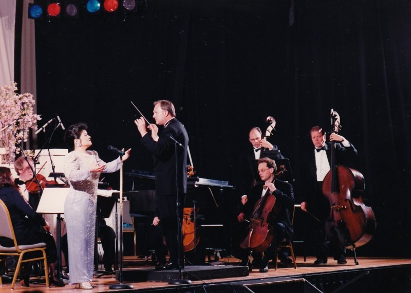 Yoshimi Kadota (Soprano) with NYCS in Washington, DC concert.