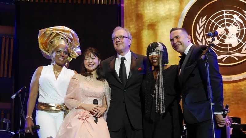 With featured artists at the U.N. Gala